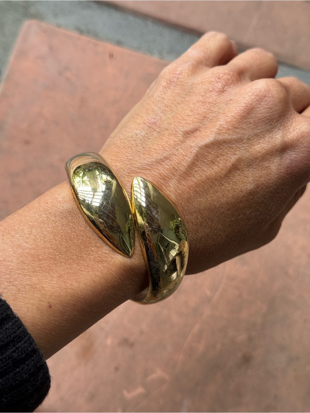 Vtg Elegant Gold-Tone Twist Cuff Bracelet - Women Jewelry